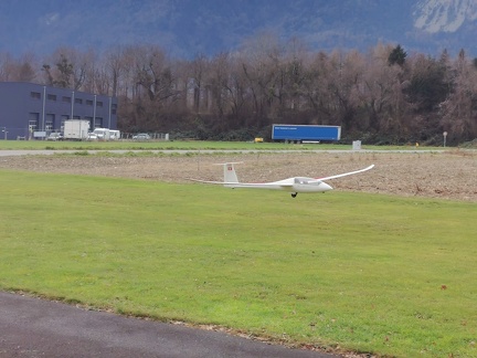 Kiss landing
