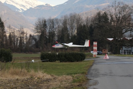 Kiss landing