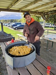 Le repas de midi de travailleurs en préparation